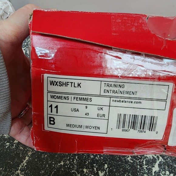 New Balance Women Black/Gold Rose Fuelcell Shift TR WXSHFTLK Athletic Shoe Sz 11 - Picture 13 of 13